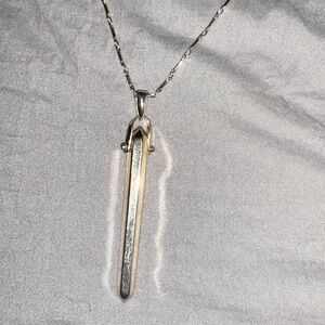 Stella & Dot silver pendant necklace